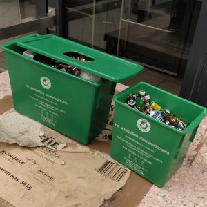 tempat sampah baterai dan bolam