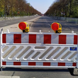 jalan Str. des 17 Juni yang ditutup