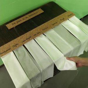 contoh penggunaan kain dari sutera