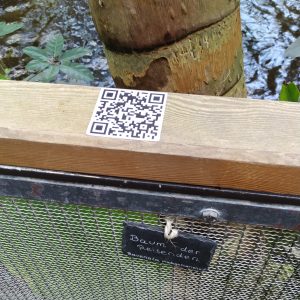 informasi koleksi bisa dilihat melalui kode QR