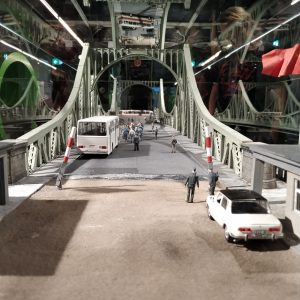 diorama penyerahan sandra dari sisi Jerman Timur