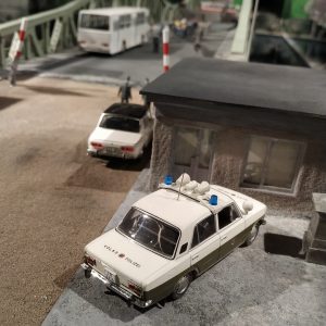 diorama penyerahan sandra dari sisi Jerman Timur