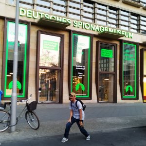 di depan German Spy Museum