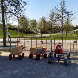 persewaan kereta dan mobil-mobilan