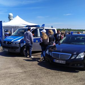 mobil-mobil Kepolisian Federal