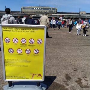 tanda larangan di Airlift Festival