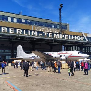 pesawat Dogulas DC-54