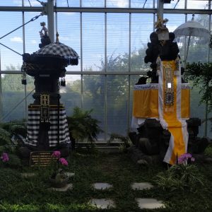 Pura Tri Hita Karana di Balinesischer Garten