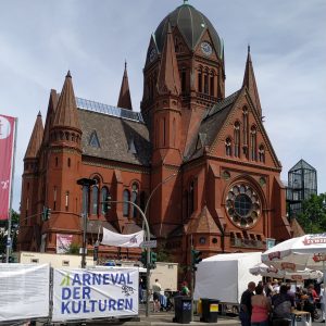 suasana Karneval der Kulturen 2019 di depan Gereja Paroki Protestan