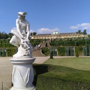 patung marmer di taman Sanssouci