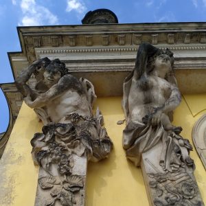 ukiran Atlas dan Caryatid ukiran Atlas dan Caryatid