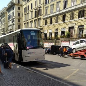 pemberhentian bus di Termini, Roma
