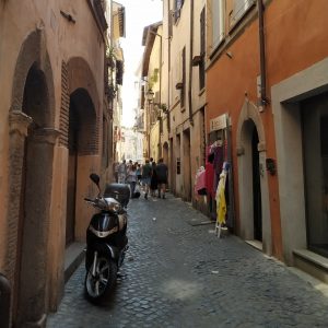 gang menuju Campo de' Fiori