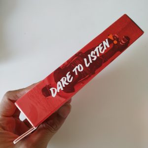 bagian samping kiri kemasan JBL Tune T110 by Harman