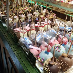 makanan yang dijual di Pasar Natal Spandau makanan yang dijual di Pasar Natal Spandau