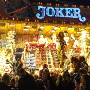 salah satu kios di Pasar Natal Spandau salah satu kios di Pasar Natal Spandau