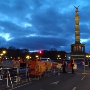 pintu masuk area Silvester Willkommen 2020 di Siegessäule