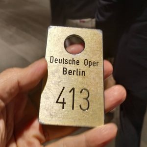 kartu penitipan Deutsche Oper Berlin