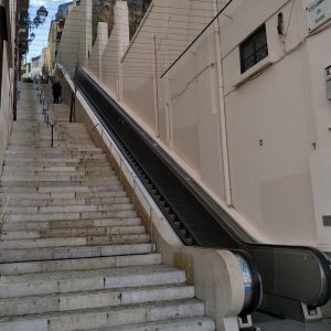 eskalator terbuka Escadinha da Saúde