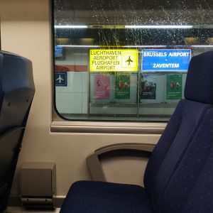 suasana di dalam kereta dari Bandara Brussel