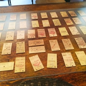 koleksi tiket karton di Train World