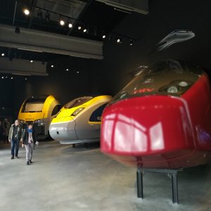 desain kereta cepat di Train World