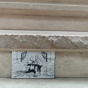 komik di anak tangga Museum Komik Strip Brussel