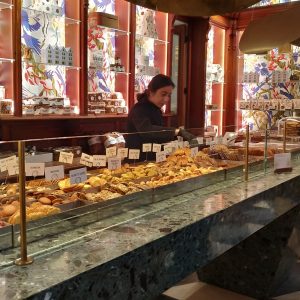 toko kue Maison Dandoy