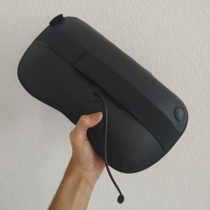 bagian belakang alat pijat MaxKare Neck Massager with Kneading and Heating