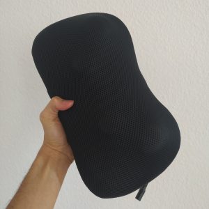 bagian depan alat pijat MaxKare Neck Massager with Kneading and Heating