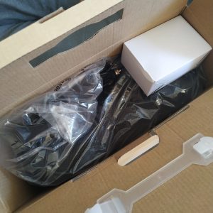 isi kemasan MaxKare Neck Massager with Kneading and Heating