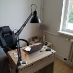 Menggunakan Lampu Meja IKEA TERTIAL