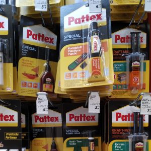 berbagai produk merek Pattex di Bauhaus