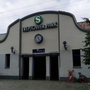 Stasiun S-bahn Treptower Park