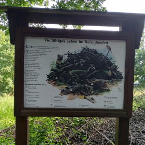 papan informasi fauna di Malche
