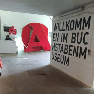 tulisan selamat datang di Buchstabenmuseum
