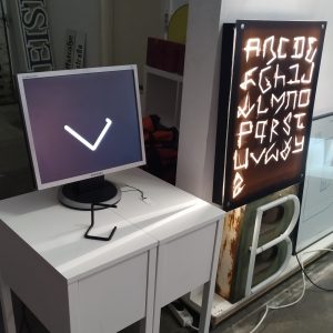 video alfabet yang terbuat dari satu obyek video alfabet yang terbuat dari satu obyek