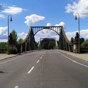 Jembatan Glienicker dari sisi Berlin