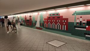 lukisan pixel art di Stasiun Wansee