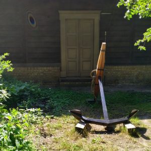 jangkar di bengkel kapal Pulau Merak