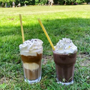 es kopi dan es coklat di Pulau Merak