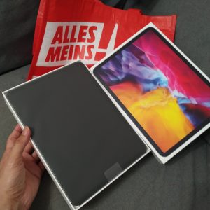 isi kemasan iPad Pro 2020