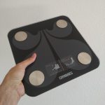 Menggunakan Timbangan Badan Chwares CH032