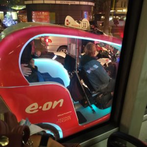 becak wisata mempromosikan Festival of Lights becak wisata mempromosikan Festival of Lights