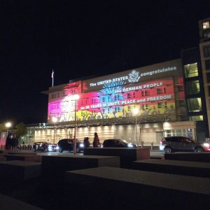 ucapan selamat dari Kedutaan Besar Amerika Serikat atas 30 tahun bersatunya kembali Jerman ucapan selamat dari Kedutaan Besar Amerika Serikat atas 30 tahun bersatunya kembali Jerman