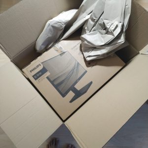 kemasan monitor Philips 245B1/00 di dalam kardus Amazon