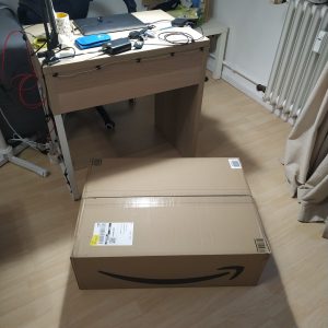 paket monitor dari Amazon