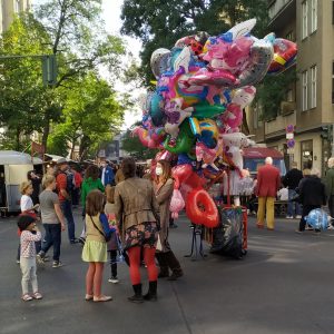 penjual balon di Festival Labu