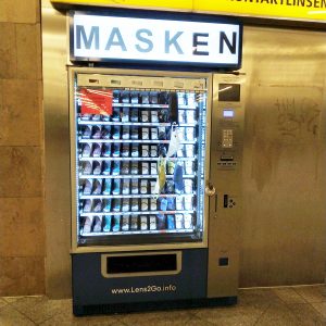 mesin penjual masker otomatis di stasiun kereta baawah tanah U-bahn mesin penjual masker otomatis di stasiun kereta baawah tanah U-bahn
