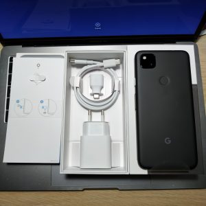 isi kemasan Google Pixel 4a